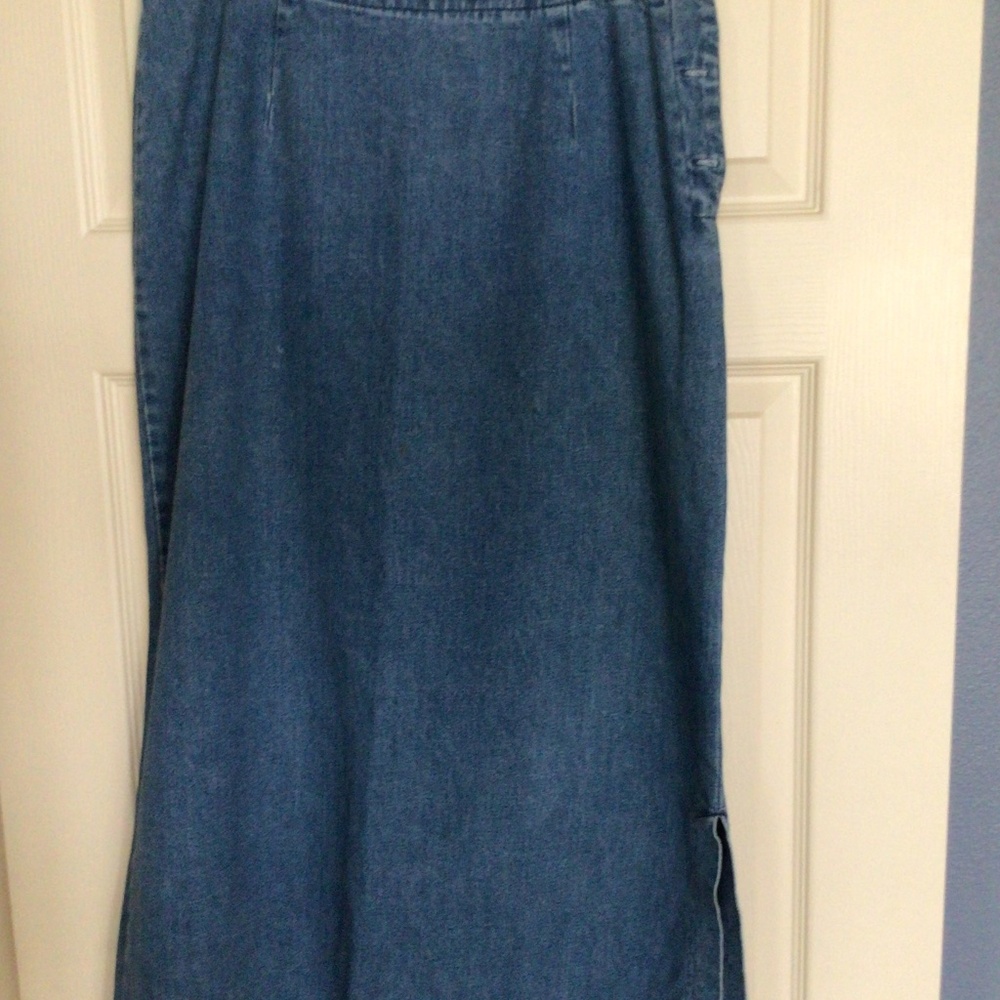 Denim skirt